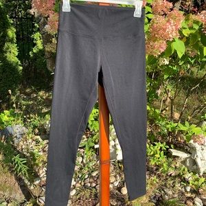 Lululemon Align 7/8 length leggings *NO PILLING*